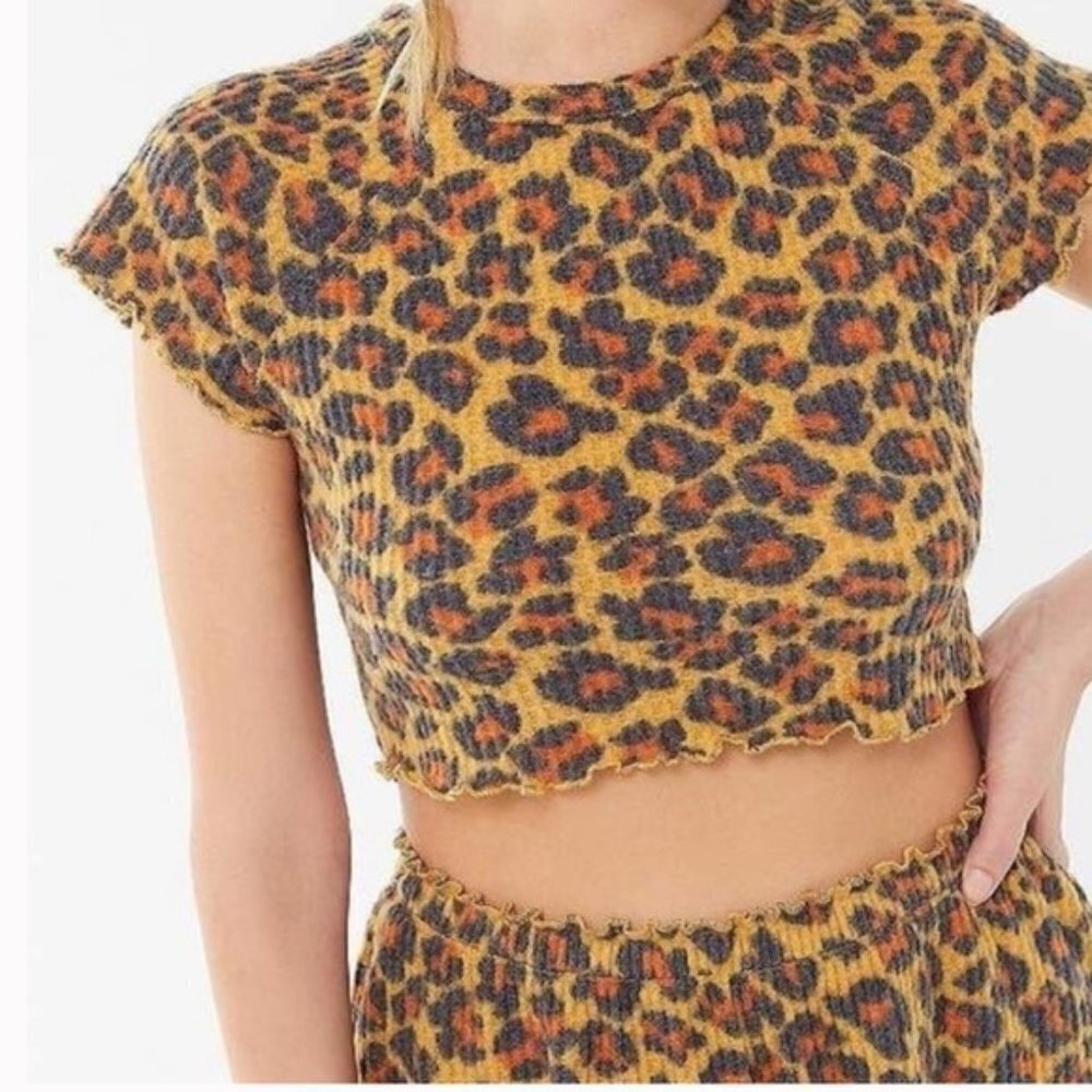 Urban Outfitters Out From Under Cheetah Print Crop Top Medium‎